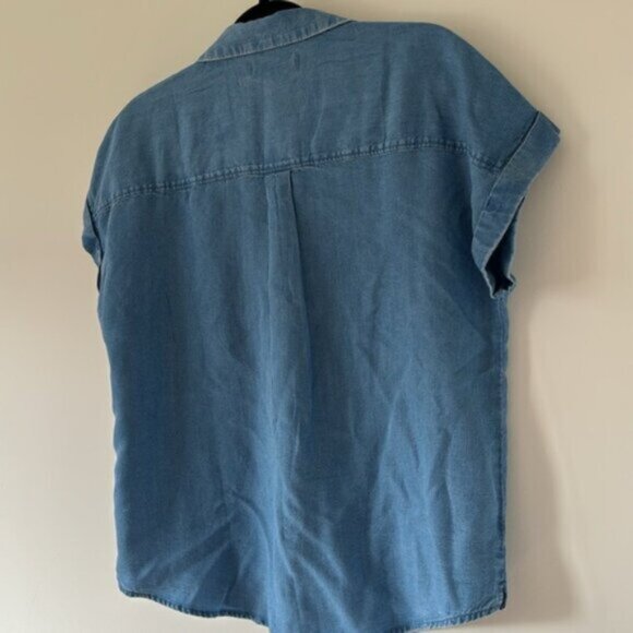 Lucky Brand Women Blue Chambray Denim Cap Sleeve Button Down Blouse Size Medium - Picture 6 of 10